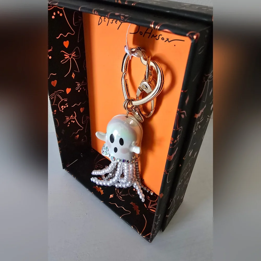 Betsey Johnson Ghost Pearl Beaded Keychain NWT in Box